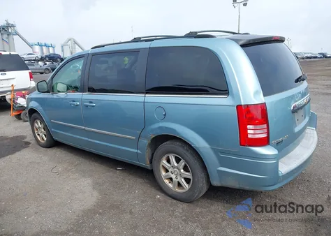 2009 Chrysler Town & Country Touring z USA, uszkodzony, nr VIN 2A8HR54189R607171